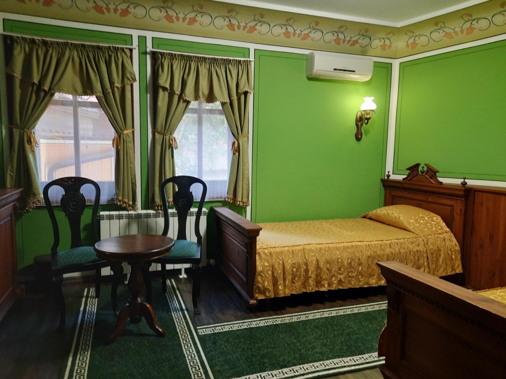 Family Hotel At Renaissance Square พลอฟดิฟ ภายนอก รูปภาพ